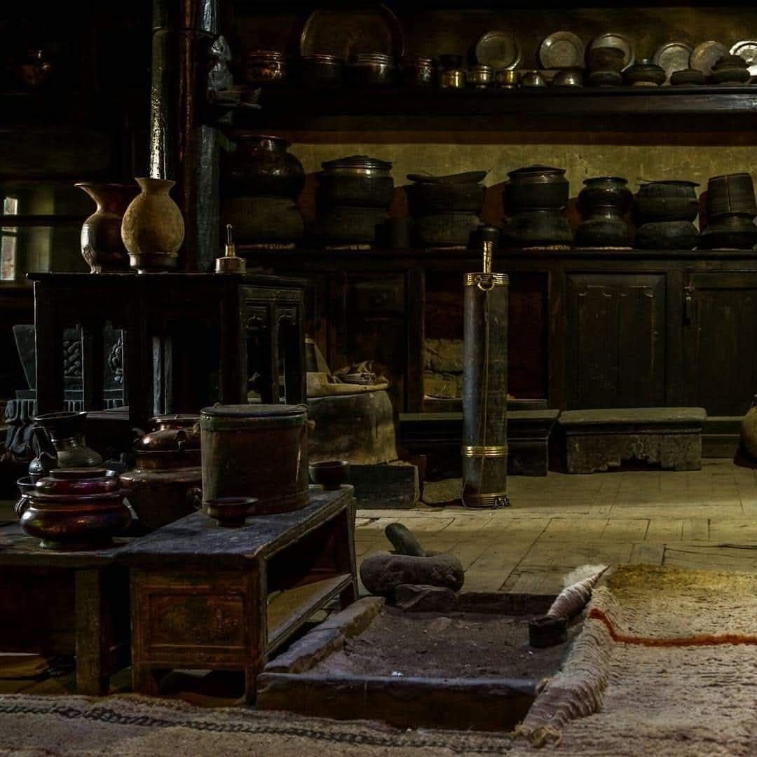 Shelves of the old kitchen