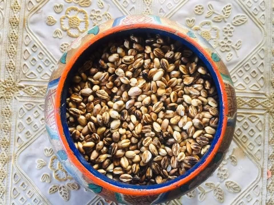 Roasted grains, a village snack